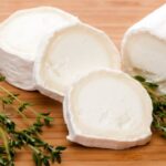 Propiedades del Queso de Cabra Vs. Queso Feta: Comparación